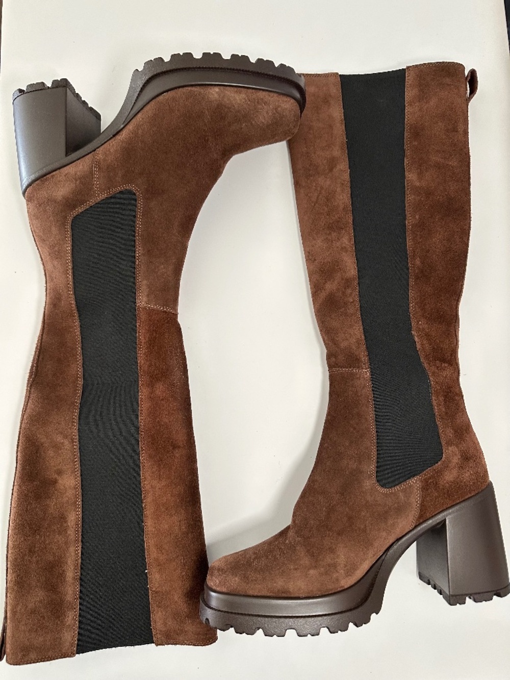 NWOB Knee High Brown Suede Leather Lug Sole Steve Madden Alesti Boots size 8